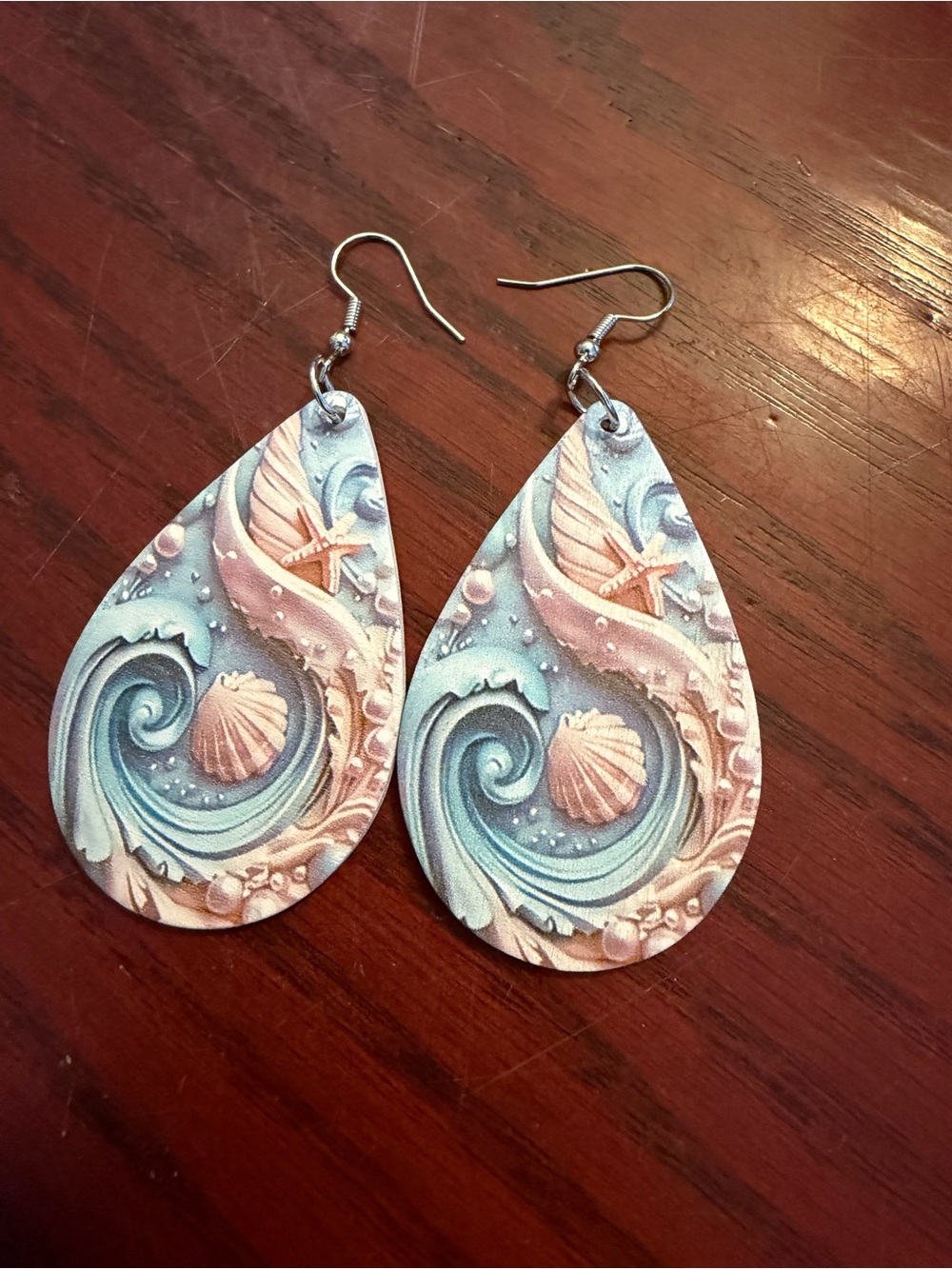 ✴️New✴️Seashell Wave Teardrop Earrings ($2.00)